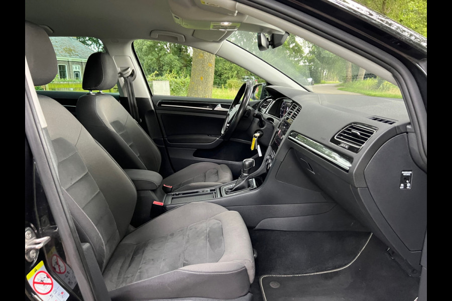 Volkswagen Golf 2.0 TDI Highline Business R | DSG | VIRTUAL | ACC|