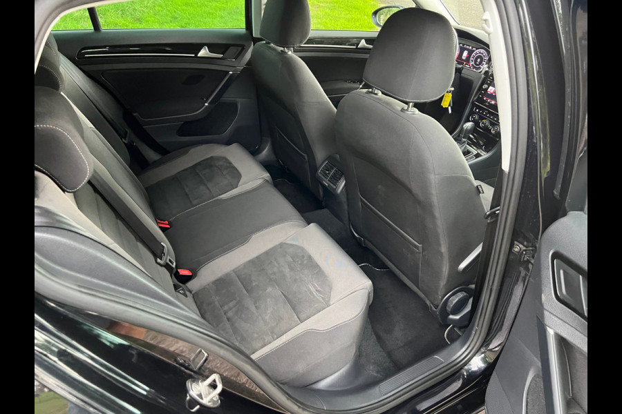 Volkswagen Golf 2.0 TDI Highline Business R | DSG | VIRTUAL | ACC|