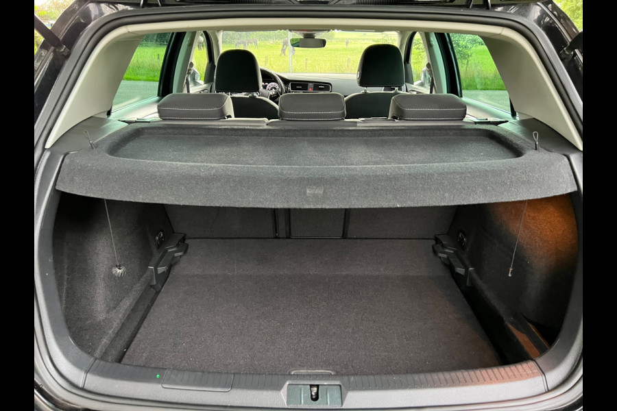 Volkswagen Golf 2.0 TDI Highline Business R | DSG | VIRTUAL | ACC|