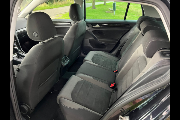 Volkswagen Golf 2.0 TDI Highline Business R | DSG | VIRTUAL | ACC|