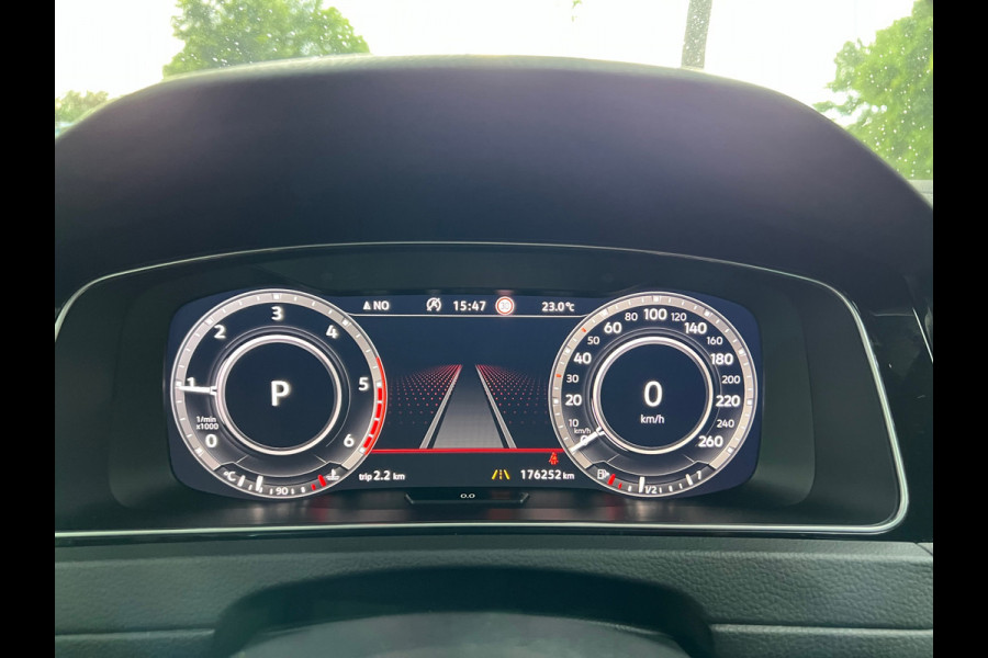 Volkswagen Golf 2.0 TDI Highline Business R | DSG | VIRTUAL | ACC|