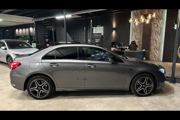 Mercedes-Benz A-Klasse 250e Limousine |AMG|PANO|SFEER|BOMVOL Mercedes-Benz A-Klasse 250e Limousine |AMG|PANO|SFEER|BOMVOL