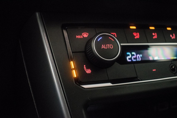 Volkswagen Polo 1.0 TSI 3X R LINE FULL OPTION!!! ORG NL [ Pano Virtual Beats Velours Keyless Stoelverwarming Camera Full LED ]