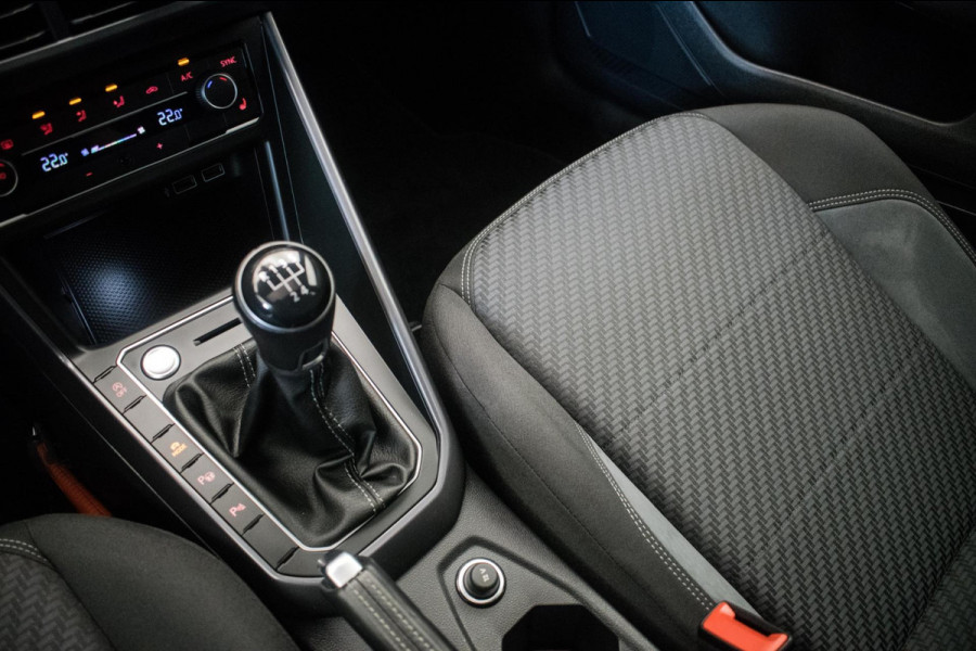 Volkswagen Polo 1.0 TSI 3X R LINE FULL OPTION!!! ORG NL [ Pano Virtual Beats Velours Keyless Stoelverwarming Camera Full LED ]