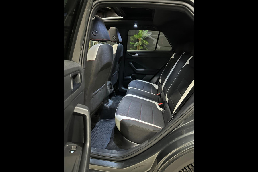 Volkswagen T-Roc 1.5 TSI R-Line|PANO|FULL OPTION!