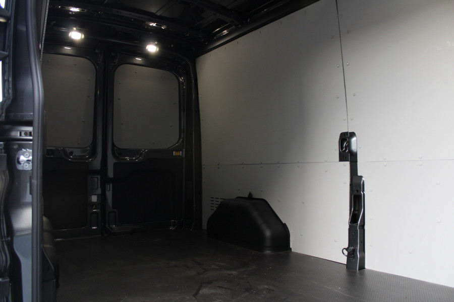 Ford Transit 350 2.0 TDCI L3H2 Limited 165pk - Adaptive Cruise control - Blind Spot - Raptor Grill - 18 inch velgen - 360 Camera - Rijklaar