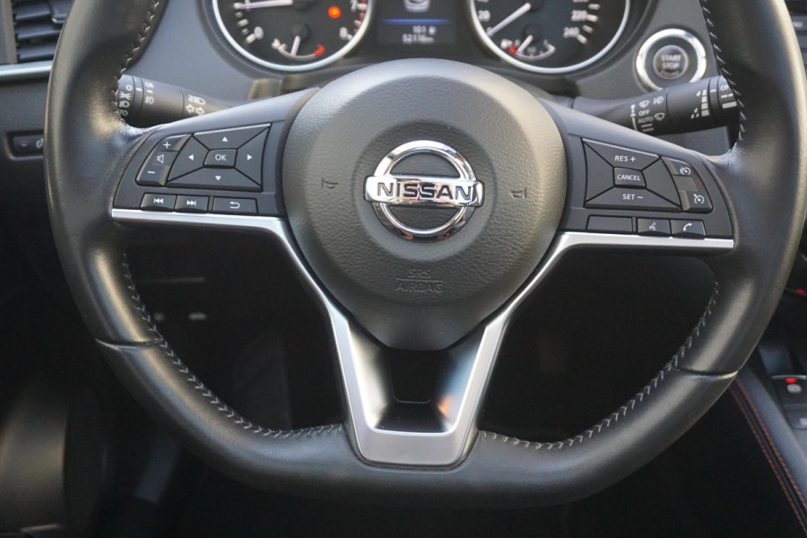 Nissan QASHQAI 1.3 DIG-T 140PK/Led-Koplampen/Panodak/ White Metallic/19Inch.