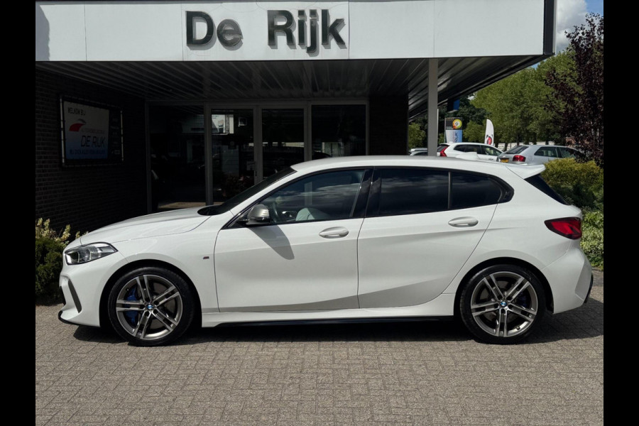 BMW 1-serie M135i xDrive High Executive 306 PK | Alcantara, 18'' M-Velgen, Navi, PDC, Cruise, M-Sport |