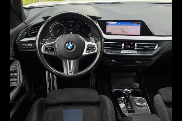 BMW 1-serie M135i xDrive High Executive 306 PK | Alcantara, 18'' M-Velgen, Navi, PDC, Cruise, M-Sport |