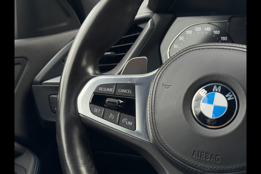 BMW 1-serie M135i xDrive High Executive 306 PK | Alcantara, 18'' M-Velgen, Navi, PDC, Cruise, M-Sport |