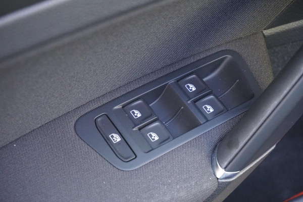Volkswagen GOLF Variant 1.5 TSI Comf.line Business/Massage stoelen/ Navigatie/Rijklaarprijs