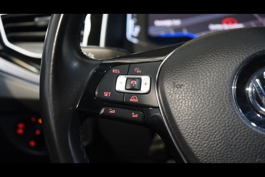 Volkswagen Polo 1.0 TSI R-Line ACC-CARPLAY-CLIMA-CRUISE-MODE-NAVIGATIE-VIRTUEEL-STOELVERWARMING-TREKHAAK
