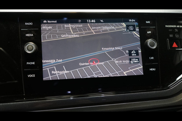 Volkswagen Polo 1.0 TSI R-Line ACC-CARPLAY-CLIMA-CRUISE-MODE-NAVIGATIE-VIRTUEEL-STOELVERWARMING-TREKHAAK