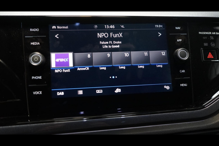 Volkswagen Polo 1.0 TSI R-Line ACC-CARPLAY-CLIMA-CRUISE-MODE-NAVIGATIE-VIRTUEEL-STOELVERWARMING-TREKHAAK