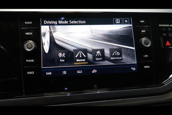 Volkswagen Polo 1.0 TSI R-Line ACC-CARPLAY-CLIMA-CRUISE-MODE-NAVIGATIE-VIRTUEEL-STOELVERWARMING-TREKHAAK