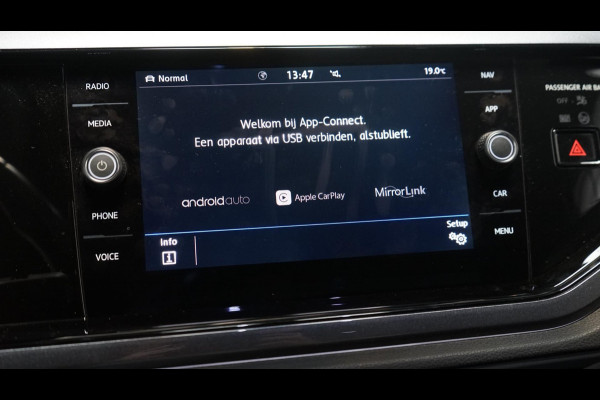 Volkswagen Polo 1.0 TSI R-Line ACC-CARPLAY-CLIMA-CRUISE-MODE-NAVIGATIE-VIRTUEEL-STOELVERWARMING-TREKHAAK