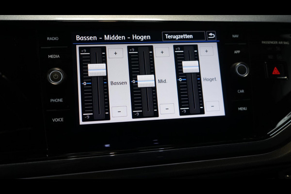Volkswagen Polo 1.0 TSI R-Line ACC-CARPLAY-CLIMA-CRUISE-MODE-NAVIGATIE-VIRTUEEL-STOELVERWARMING-TREKHAAK