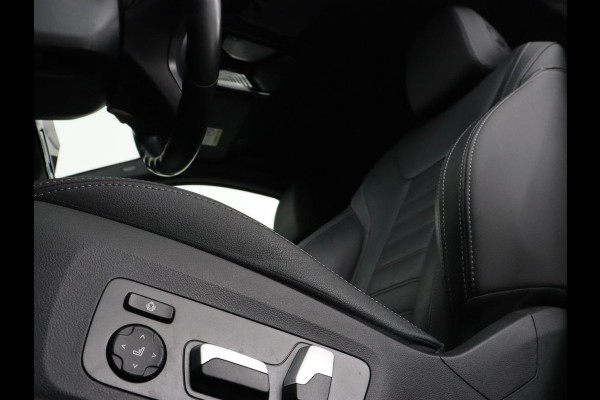 BMW 3-serie 320e M Sport | Head-Up | Adaptive cruise | Trekhaak | Leder | Stoelverwarming | Camera | Keyless | Adaptief LED | Carplay | Sfeerverlichting | Navigatie