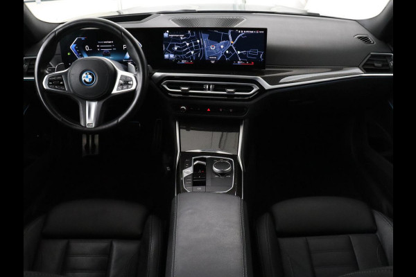 BMW 3-serie 320e M Sport | Head-Up | Adaptive cruise | Trekhaak | Leder | Stoelverwarming | Camera | Keyless | Adaptief LED | Carplay | Sfeerverlichting | Navigatie