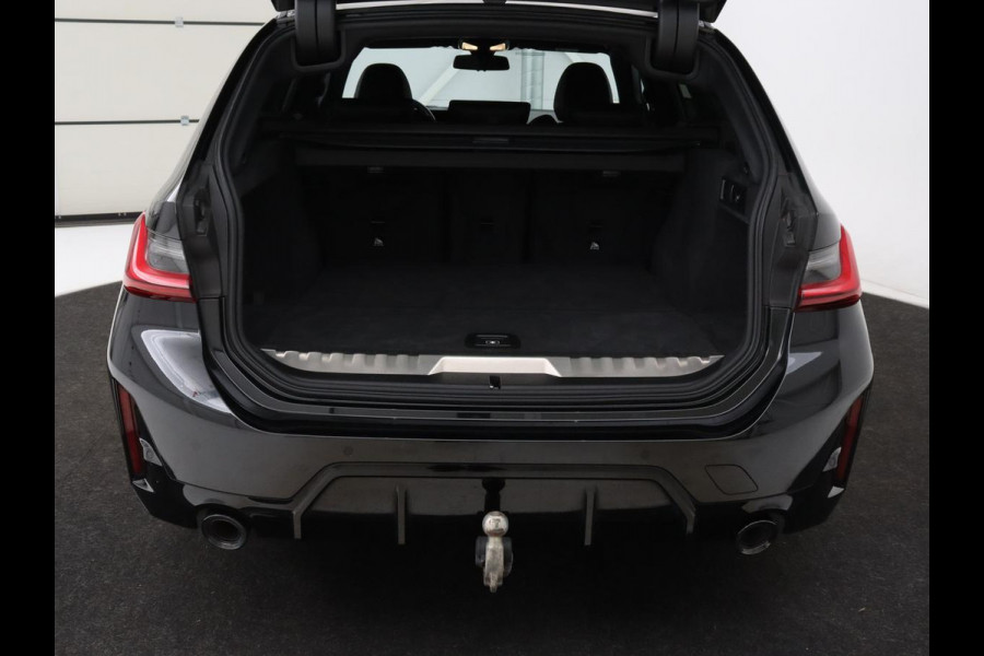 BMW 3-serie 320e M Sport | Head-Up | Adaptive cruise | Trekhaak | Leder | Stoelverwarming | Camera | Keyless | Adaptief LED | Carplay | Sfeerverlichting | Navigatie