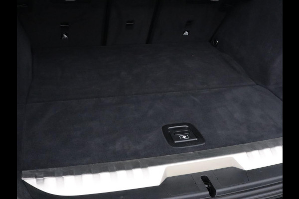 BMW 3-serie 320e M Sport | Head-Up | Adaptive cruise | Trekhaak | Leder | Stoelverwarming | Camera | Keyless | Adaptief LED | Carplay | Sfeerverlichting | Navigatie