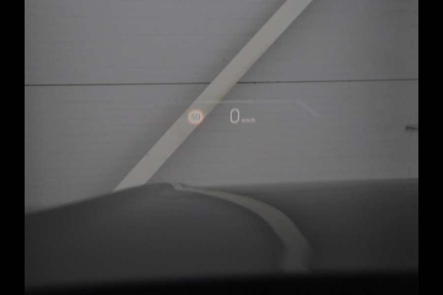 BMW 3-serie 320e M Sport | Head-Up | Adaptive cruise | Trekhaak | Leder | Stoelverwarming | Camera | Keyless | Adaptief LED | Carplay | Sfeerverlichting | Navigatie