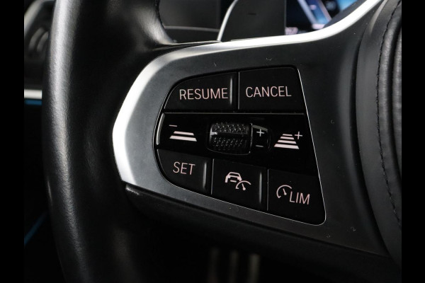 BMW 3-serie 320e M Sport | Head-Up | Adaptive cruise | Trekhaak | Leder | Stoelverwarming | Camera | Keyless | Adaptief LED | Carplay | Sfeerverlichting | Navigatie
