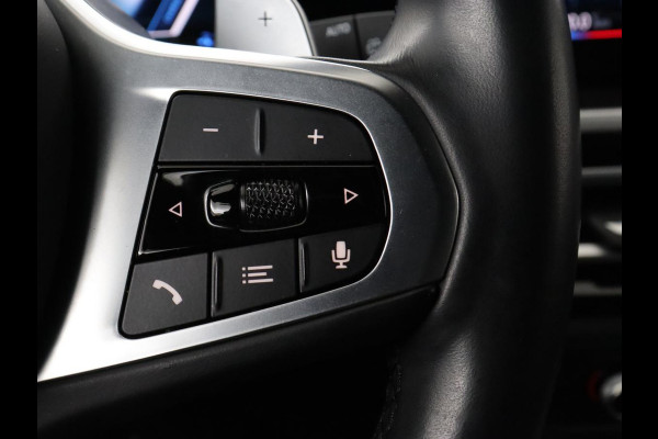 BMW 3-serie 320e M Sport | Head-Up | Adaptive cruise | Trekhaak | Leder | Stoelverwarming | Camera | Keyless | Adaptief LED | Carplay | Sfeerverlichting | Navigatie