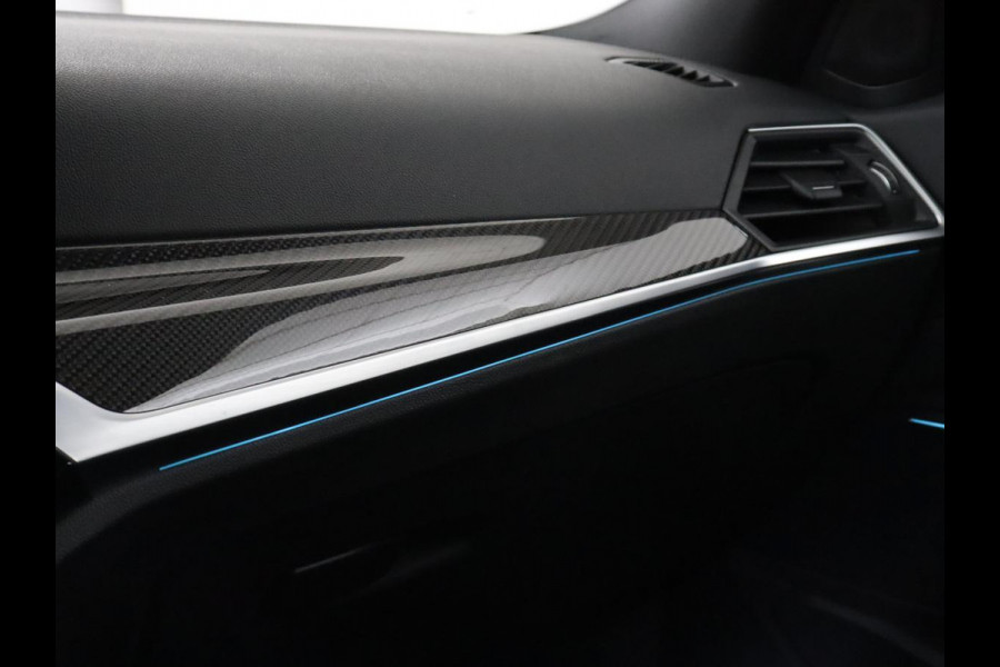 BMW 3-serie 320e M Sport | Head-Up | Adaptive cruise | Trekhaak | Leder | Stoelverwarming | Camera | Keyless | Adaptief LED | Carplay | Sfeerverlichting | Navigatie