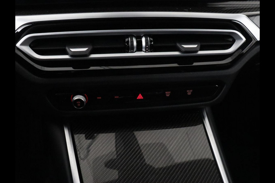 BMW 3-serie 320e M Sport | Head-Up | Adaptive cruise | Trekhaak | Leder | Stoelverwarming | Camera | Keyless | Adaptief LED | Carplay | Sfeerverlichting | Navigatie