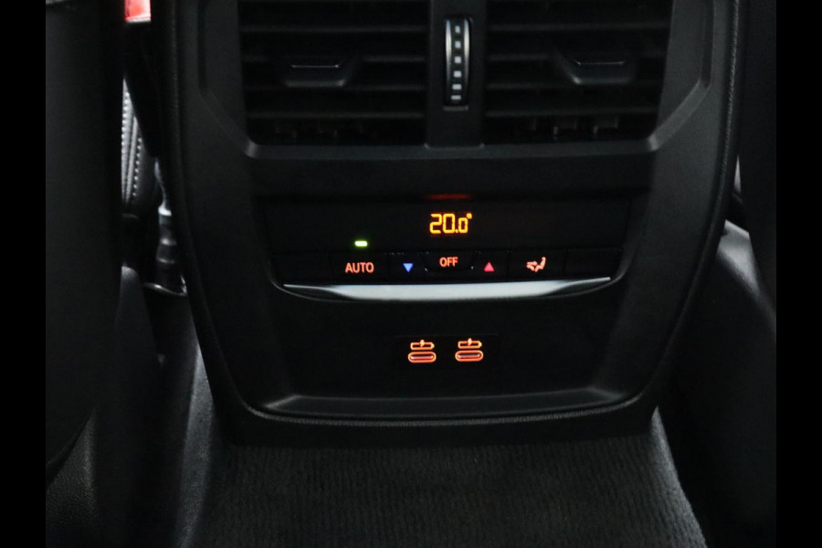 BMW 3-serie 320e M Sport | Head-Up | Adaptive cruise | Trekhaak | Leder | Stoelverwarming | Camera | Keyless | Adaptief LED | Carplay | Sfeerverlichting | Navigatie