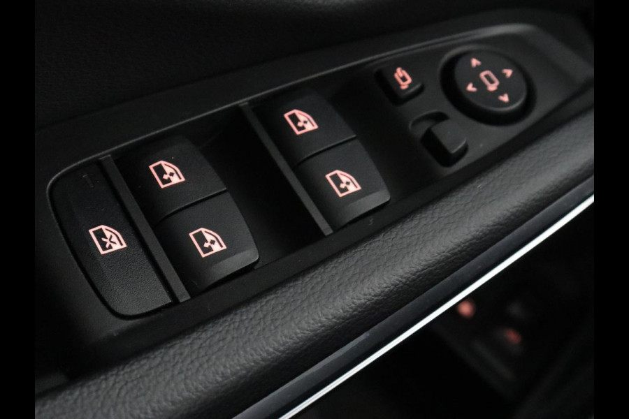 BMW 3-serie 320e M Sport | Head-Up | Adaptive cruise | Trekhaak | Leder | Stoelverwarming | Camera | Keyless | Adaptief LED | Carplay | Sfeerverlichting | Navigatie