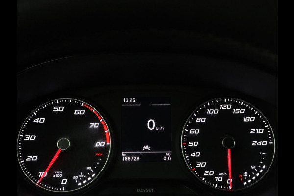 Seat Arona 1.0 TSI Style | Carplay | Full LED | Climate control | Parkeerhulp | Cruise control | Bluetooth | DAB
