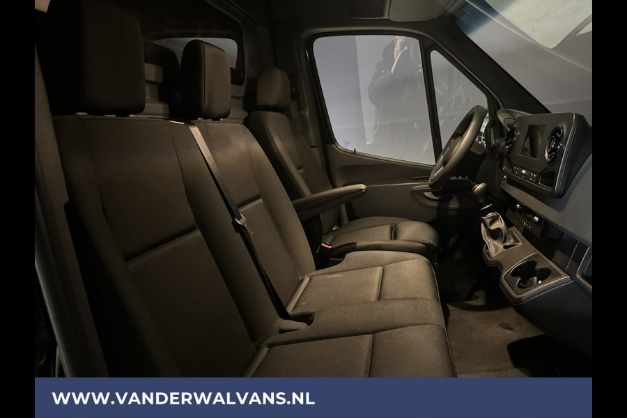 Mercedes-Benz Sprinter 317 CDI 170pk L3H2 Euro6 Airco | Camera | Apple Carplay | Android Auto Cruisecontrol, Parkeersensoren, Stoelverwarming, Bijrijdersbank, MBUX