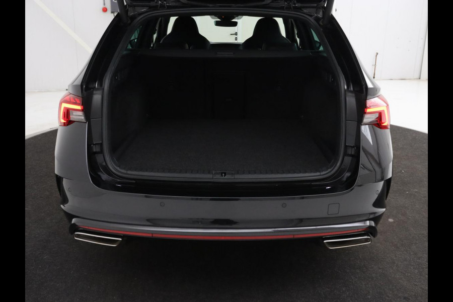 Škoda Octavia 1.4 TSI RS iV PHEV | Head-Up | Stoel & stuurverwarming | Adaptive cruise | Standkachel | Matrix LED | Massage | Alcantara | Camera | Carplay | Memory | Canton Sound | Virtual Cockpit | Side Assist