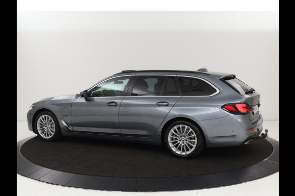 BMW 5 Serie 530e High Executive | Panoramadak | Head-Up | Adaptive cruise | Trekhaak | Bowers & Wilkins | Leder | Stoelverwarming | 360 Camera | Carplay | Keyless | Navigatie