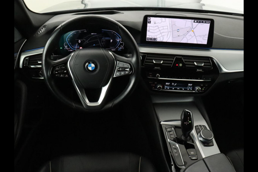 BMW 5 Serie 530e High Executive | Panoramadak | Head-Up | Adaptive cruise | Trekhaak | Bowers & Wilkins | Leder | Stoelverwarming | 360 Camera | Carplay | Keyless | Navigatie