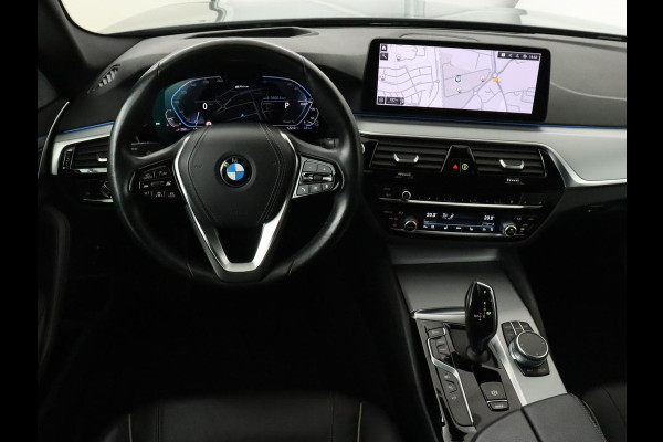 BMW 5 Serie 530e High Executive | Panoramadak | Head-Up | Adaptive cruise | Trekhaak | Bowers & Wilkins | Leder | Stoelverwarming | 360 Camera | Carplay | Keyless | Navigatie