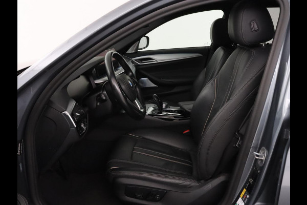 BMW 5 Serie 530e High Executive | Panoramadak | Head-Up | Adaptive cruise | Trekhaak | Bowers & Wilkins | Leder | Stoelverwarming | 360 Camera | Carplay | Keyless | Navigatie