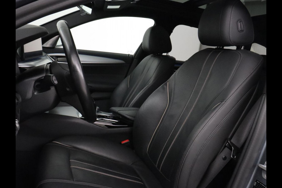 BMW 5 Serie 530e High Executive | Panoramadak | Head-Up | Adaptive cruise | Trekhaak | Bowers & Wilkins | Leder | Stoelverwarming | 360 Camera | Carplay | Keyless | Navigatie