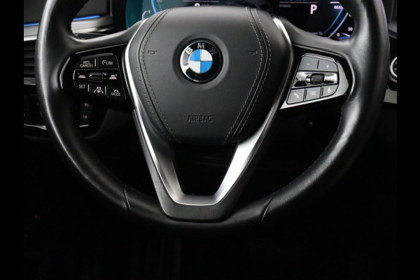 BMW 5 Serie 530e High Executive | Panoramadak | Head-Up | Adaptive cruise | Trekhaak | Bowers & Wilkins | Leder | Stoelverwarming | 360 Camera | Carplay | Keyless | Navigatie