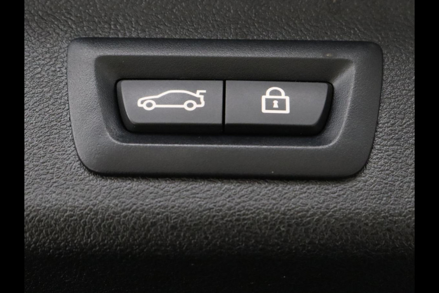 BMW 5 Serie 530e High Executive | Panoramadak | Head-Up | Adaptive cruise | Trekhaak | Bowers & Wilkins | Leder | Stoelverwarming | 360 Camera | Carplay | Keyless | Navigatie