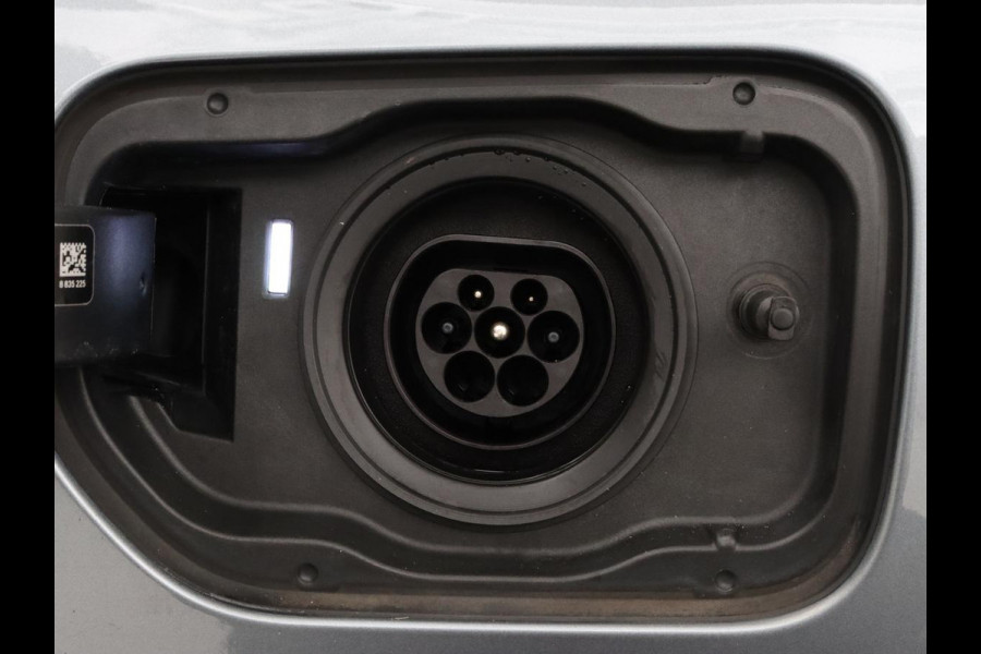 BMW 5 Serie 530e High Executive | Panoramadak | Head-Up | Adaptive cruise | Trekhaak | Bowers & Wilkins | Leder | Stoelverwarming | 360 Camera | Carplay | Keyless | Navigatie