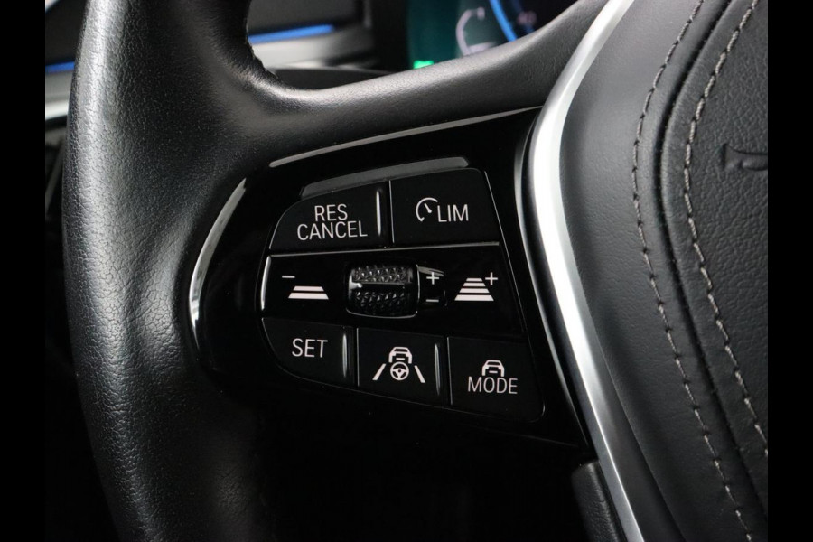 BMW 5 Serie 530e High Executive | Panoramadak | Head-Up | Adaptive cruise | Trekhaak | Bowers & Wilkins | Leder | Stoelverwarming | 360 Camera | Carplay | Keyless | Navigatie