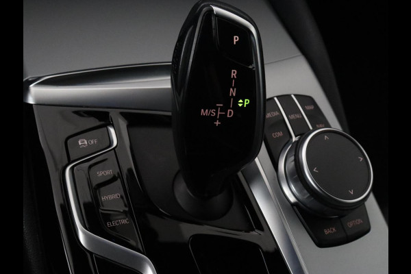 BMW 5 Serie 530e High Executive | Panoramadak | Head-Up | Adaptive cruise | Trekhaak | Bowers & Wilkins | Leder | Stoelverwarming | 360 Camera | Carplay | Keyless | Navigatie