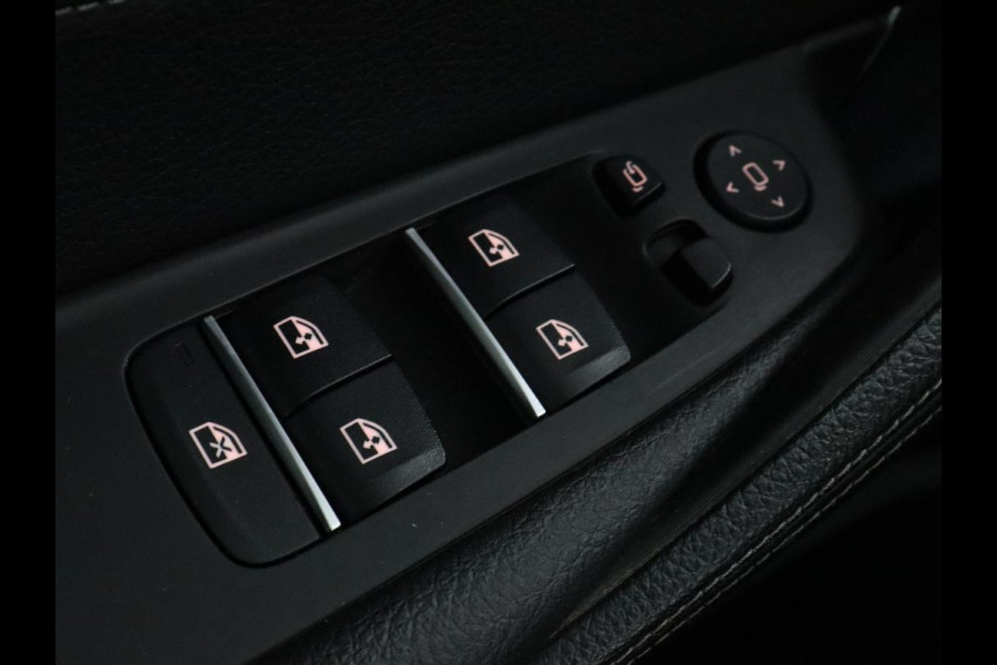 BMW 5 Serie 530e High Executive | Panoramadak | Head-Up | Adaptive cruise | Trekhaak | Bowers & Wilkins | Leder | Stoelverwarming | 360 Camera | Carplay | Keyless | Navigatie