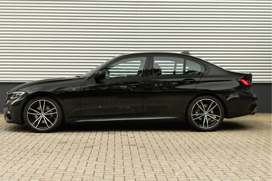 BMW 3-serie 320i M-Sport - Stoelverwarming - LED - 19 inch