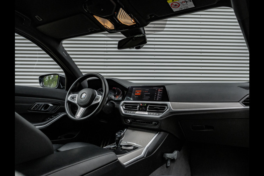 BMW 3-serie 320i M-Sport - Stoelverwarming - LED - 19 inch