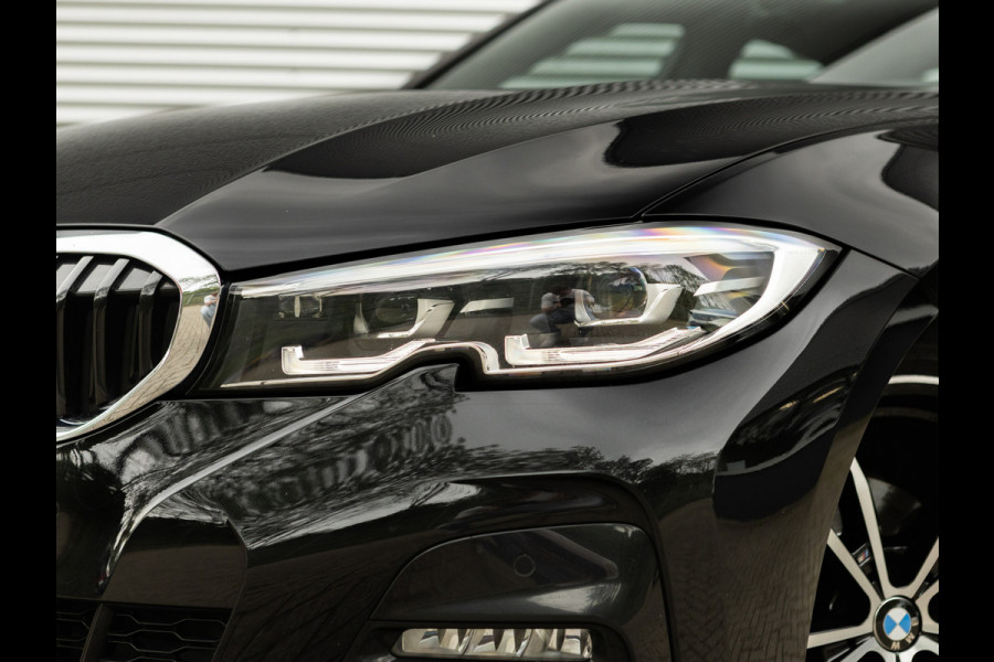 BMW 3-serie 320i M-Sport - Stoelverwarming - LED - 19 inch