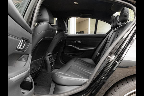 BMW 3-serie 320i M-Sport - Stoelverwarming - LED - 19 inch